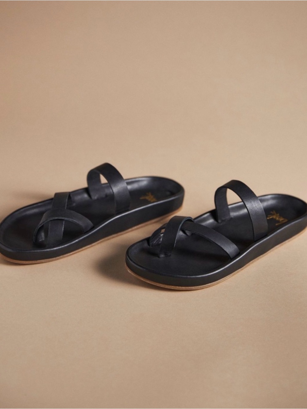 Beek Alulet Stappy Toe Loop Sandal Size 7